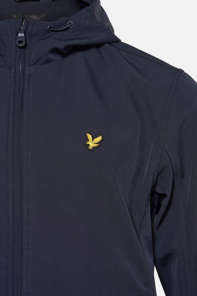 Blauwe regenjas van LYLE & SCOTT, met ritssluiting en logo op de borst.