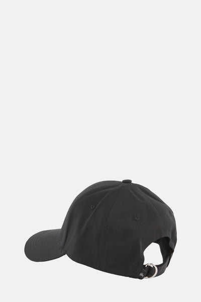 Casquette noire de Calvin Klein, vue de dos avec boucle de réglage argentée.