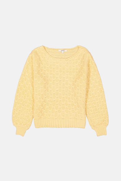 Pull jaune en maille de GARCIA, avec un motif texturé et des manches bouffantes.