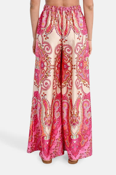 Multikleuren bedrukte palazzo broek van Molly Bracken, all-over paisley patroon.