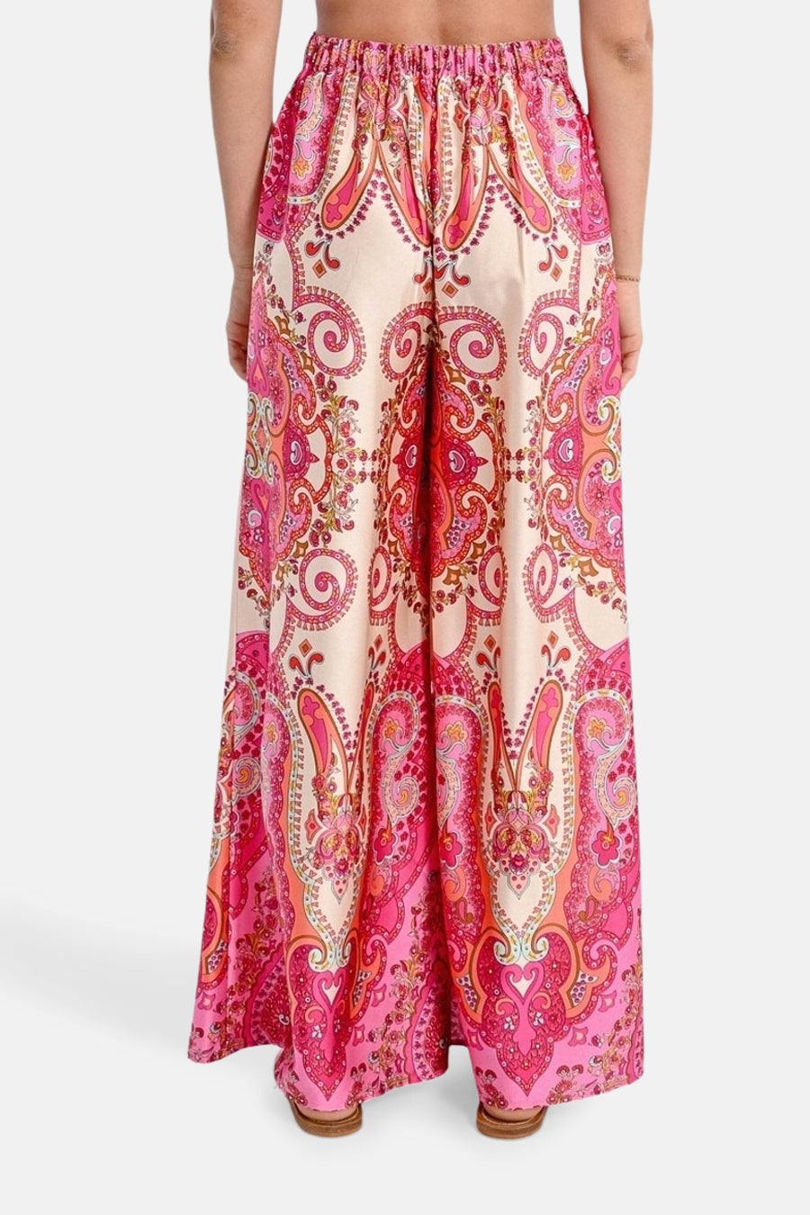 Multikleuren bedrukte palazzo broek van Molly Bracken, all-over paisley patroon.