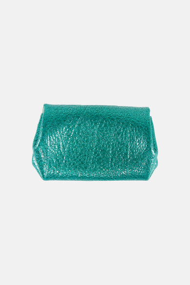 Turquoise texturierte und glänzende Clutch von PAUL MARIUS.