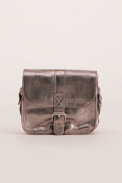 Sac à bandoulière bronze de PAUL MARIUS, avec une texture plissée métallique et une boucle de fermeture argentée.