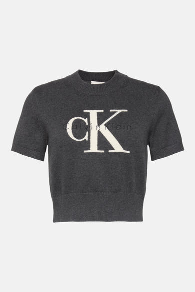 Pull à col rond gris de Calvin Klein avec un logo "CK" en lettres blanches sur le devant.