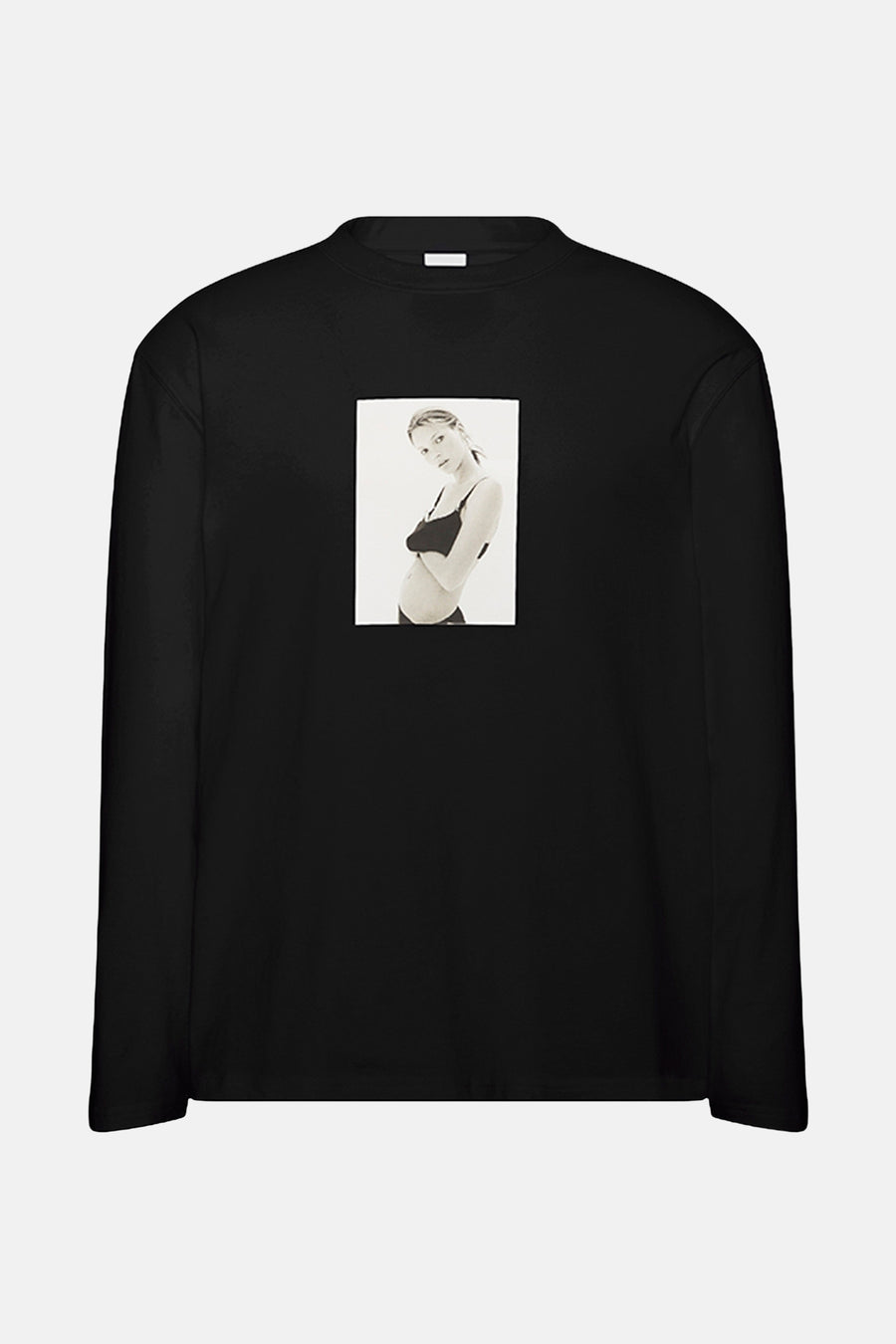 Zwart T-shirt met lange mouwen van Calvin Klein met een foto-opdruk van een vrouw op de voorkant.