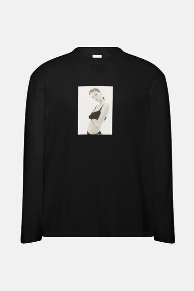 Wit T-shirt met lange mouwen van Calvin Klein met zwart-wit fotoprint op de voorkant.