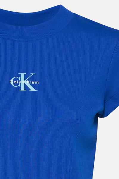 T-shirt bleu à manches courtes de Calvin Klein, en maille côtelée avec logo sur le devant.