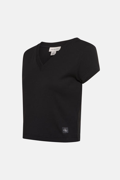 T-shirt noir à manches courtes de Calvin Klein Jeans, en maille côtelée, avec logo sur le bas.