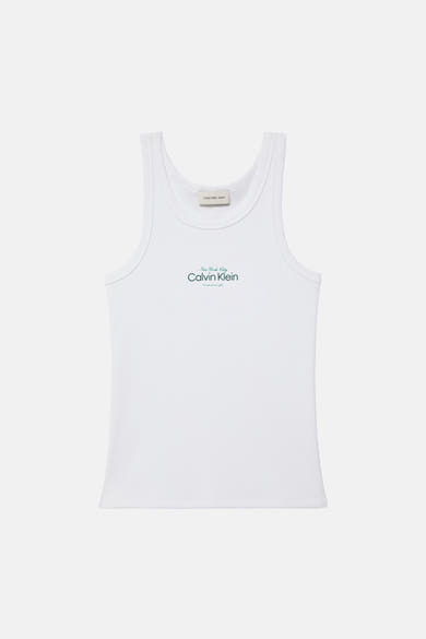 Witte Calvin Klein tanktop, van geribde stof met het logo op de voorkant gedrukt.