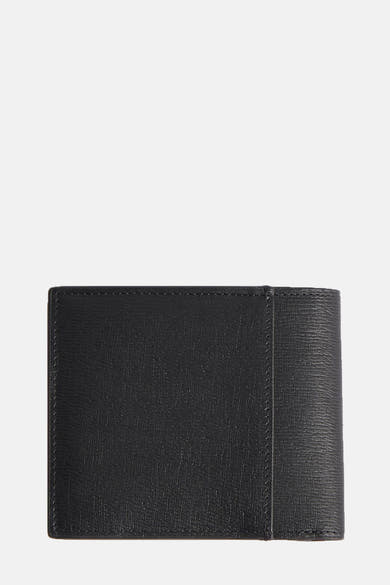 Zwarte Calvin Klein portemonnee met een generfde textuur.