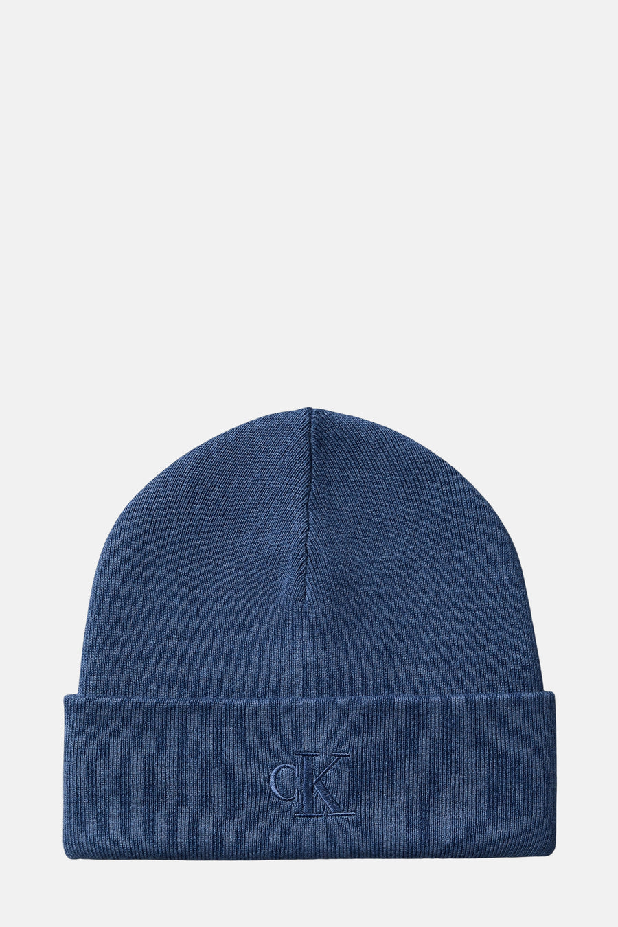 Bonnet bleu de Calvin Klein avec logo brodé sur le devant.