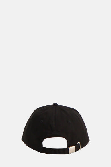 Casquette noire de Calvin Klein, vue de dos avec une boucle de réglage argentée.