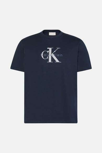 Donkerblauw T-shirt met korte mouwen van Calvin Klein met grafische logo op de voorkant.