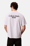 Wit T-shirt met korte mouwen van Calvin Klein, met logo op de rug gedrukt.