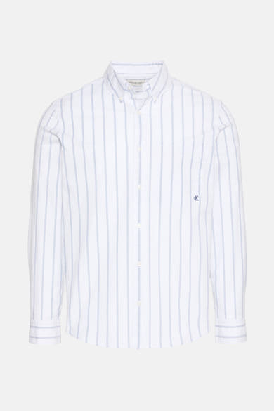 Chemise blanche à rayures verticales de Calvin Klein Jeans, avec logo sur le côté et coupe classique.