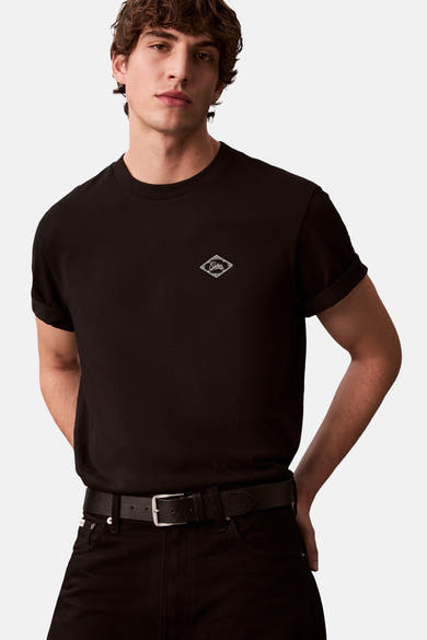 Zwart T-shirt met korte mouwen van Calvin Klein, met een discreet logo op de borst.