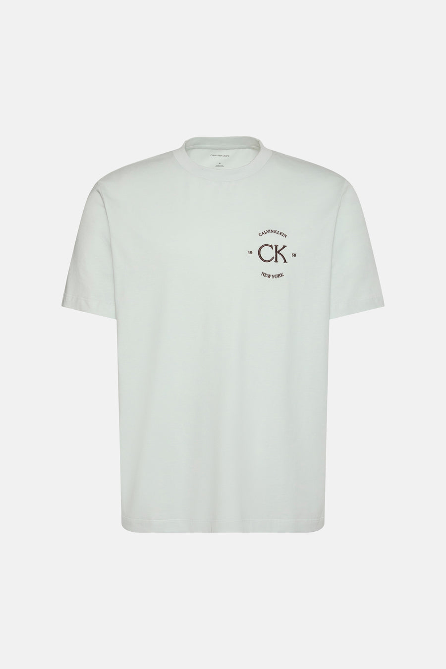 Lichtblauw T-shirt met korte mouwen van Calvin Klein met een geborduurd logo op de borst.