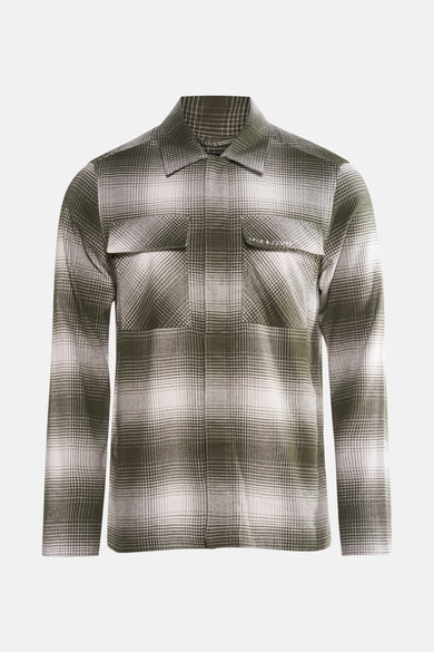 Groen geruit overhemd met lange mouwen van Lyle & Scott, met twee borstzakken.