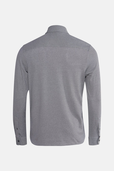 Blauw overhemd met lange mouwen van LYLE & SCOTT, met een subtiele textuur en knopen aan de manchetten, van achteren gezien.
