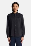 Blauwe blouse met lange mouwen van LYLE & SCOTT, met een subtiel textuurpatroon en een klassieke pasvorm.