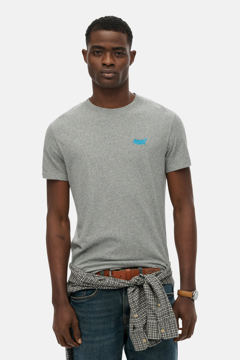 Grijs T-shirt met korte mouwen van SUPERDRY, met geborduurde logo's op de borst en een label op de mouw.