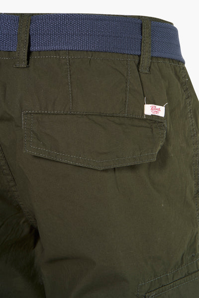 Korte canvas short van Petrol Industries, met achterzak met klep en marineblauwe gevlochten riem.