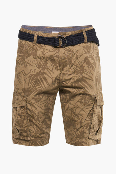 Korte beige short met bladerpatroon van Petrol Industries, met gevlochten riem en cargozakken.