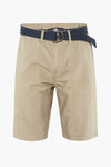 Beige bermuda van Petrol Industries, met marineblauwe riem met zilveren gesp.