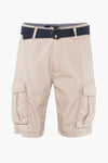 Beige bermuda van Petrol Industries®, met marineblauwe riem en cargozakken.