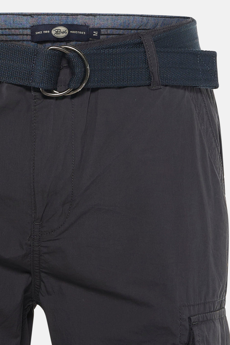 Blauwe bermuda van Petrol Industries, met een canvas riem en stikseldetails.