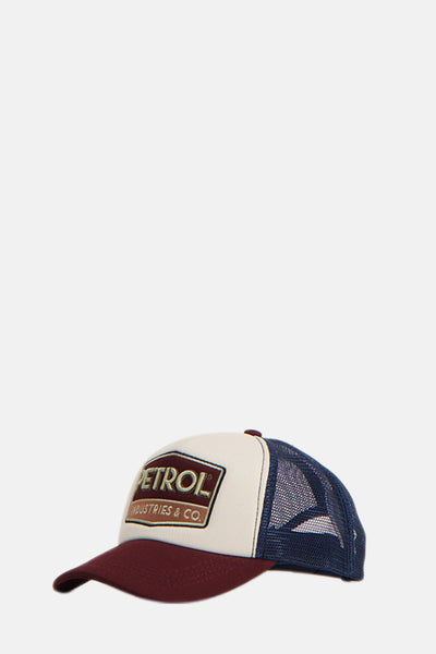 Casquette multicolore de Petrol Industries avec empiècement logo et visière bordeaux.