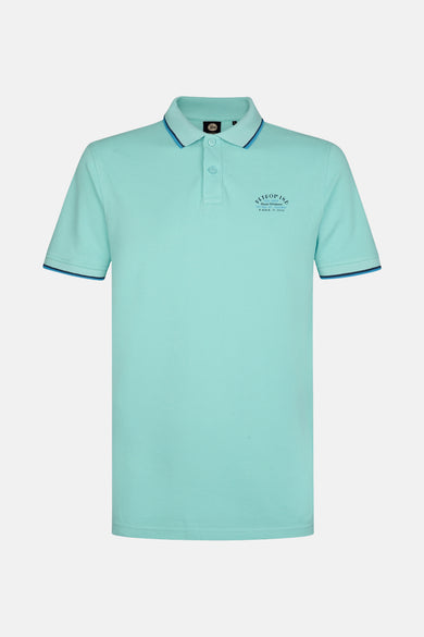 Blauw poloshirt met korte mouwen van Petrol Industries®, met marineblauwe gestreepte kraag en mouwen.