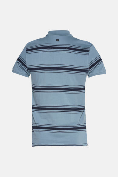 Blauw poloshirt met korte mouwen van Petrol Industries® met marineblauwe horizontale strepen, achterzijde.