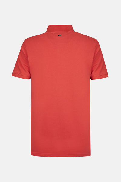 Polo à manches courtes rouge de Petrol Industries, vue arrière, avec petit logo sur le col.
