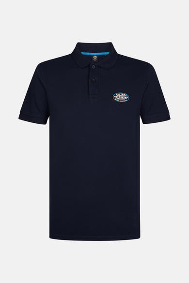 Donkerblauwe polo met korte mouwen van Petrol Industries®, met een opdruk op de borst.