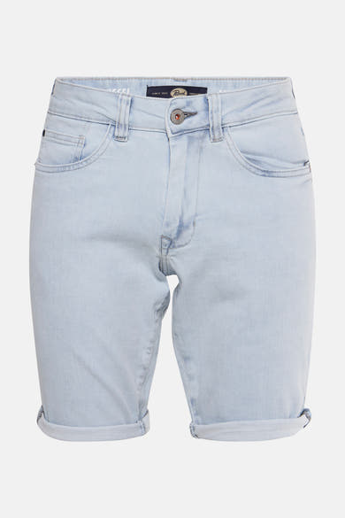 Short en jean bleu clair de Petrol Industries, avec fermeture boutonnée et passants de ceinture.