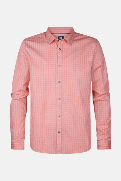 Chemise rose à manches longues de Petrol Industries®, motif géométrique discret et fermeture boutonnée.