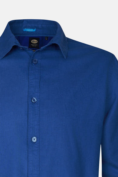 Blauw overhemd met lange mouwen van Petrol Industries, met zichtbare knopen en een klassieke kraag.