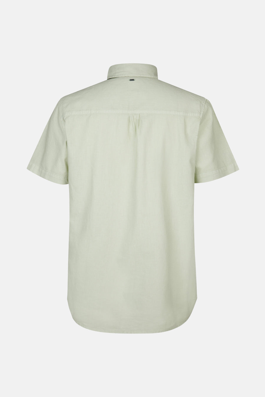 Chemise à manches courtes verte de Petrol Industries®, vue de dos, avec patte de boutonnage apparente.