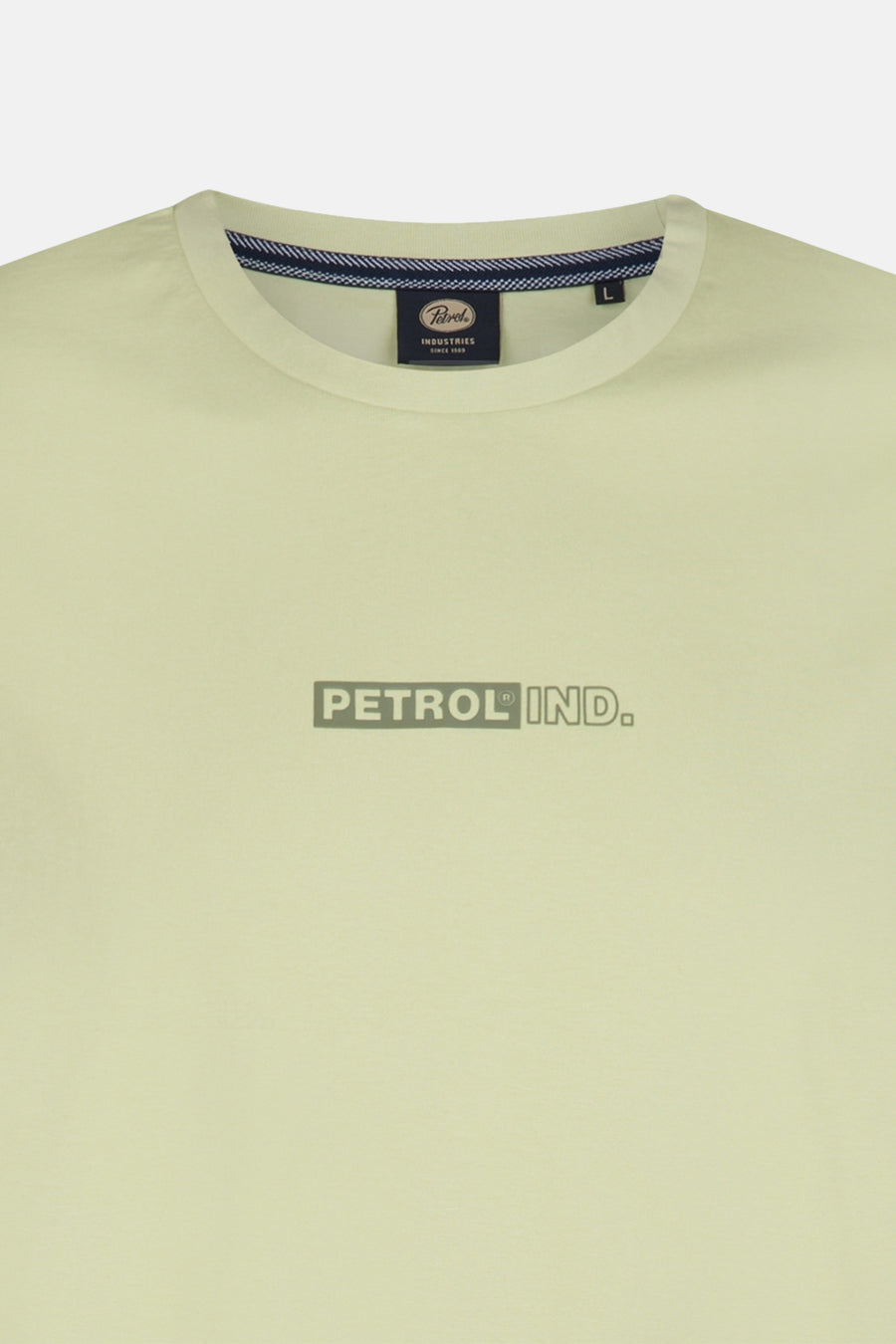 Groen T-shirt met korte mouwen van Petrol Industries®, met het merklogo erop gedrukt.