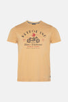 T-shirt à manches courtes jaune de Petrol Industries, avec un imprimé moto vintage sur le devant.
