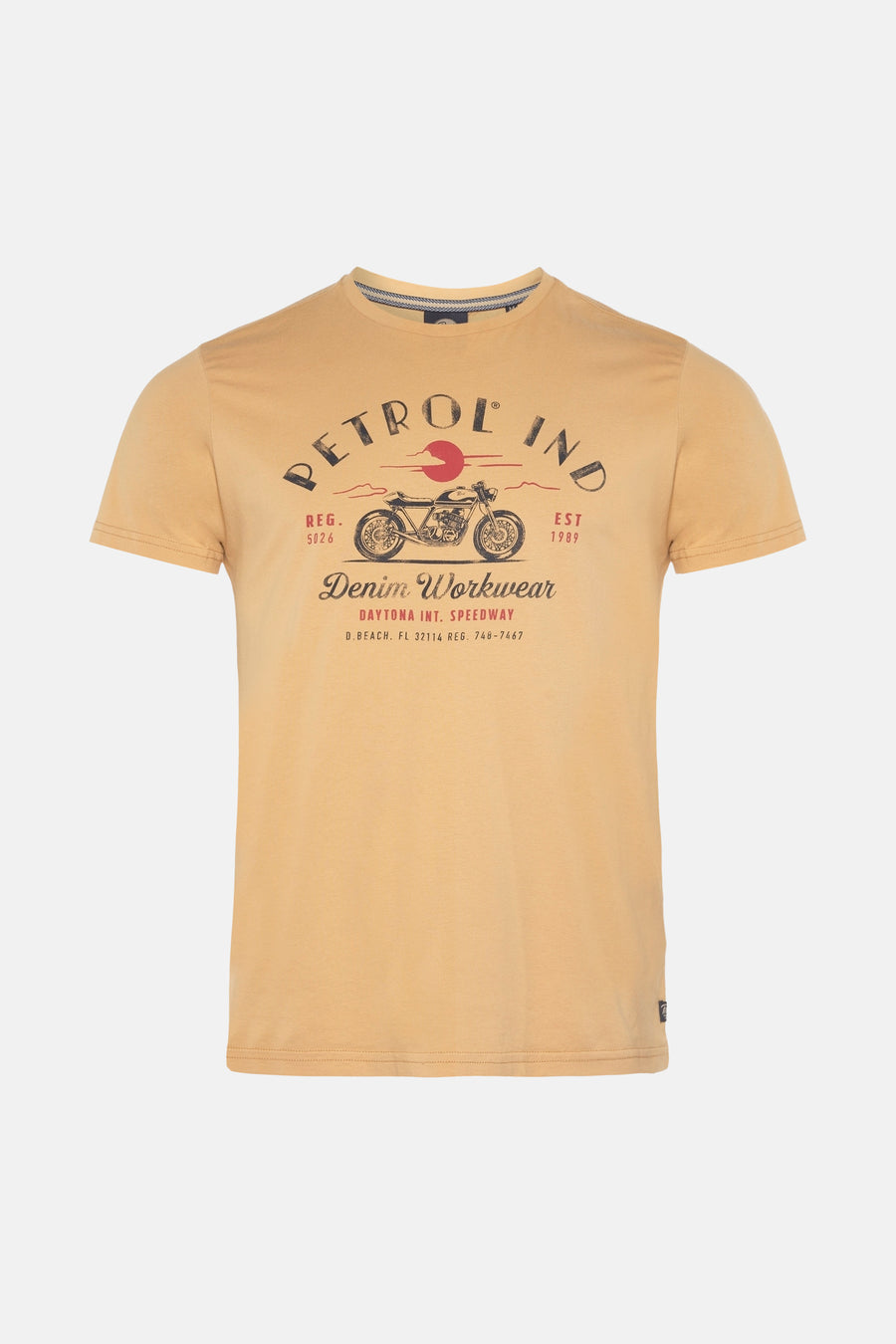 T-shirt à manches courtes jaune de Petrol Industries, avec un imprimé moto vintage sur le devant.
