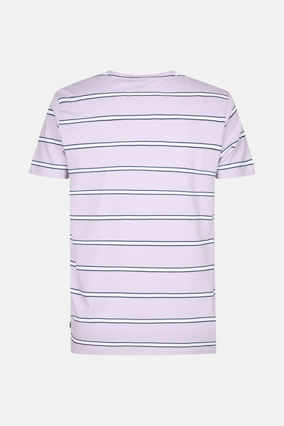 Paars T-shirt met korte mouwen van Petrol Industries® met wit en marineblauw horizontaal strepenpatroon, achterkant.