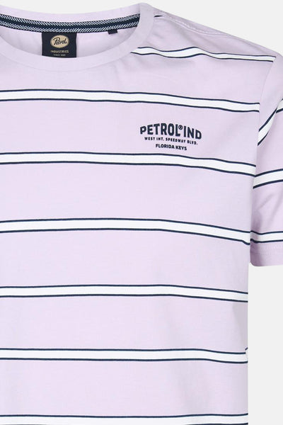Paars gestreept T-shirt met korte mouwen van Petrol Industries, met een logo op de borst gedrukt.