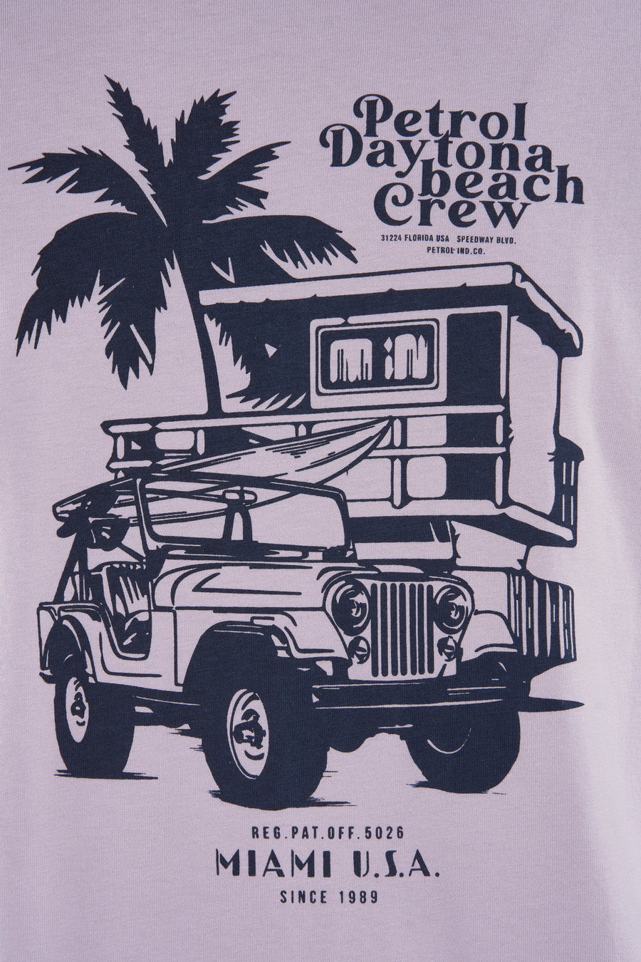 Paars T-shirt met korte mouwen van Petrol Industries® met auto-, palmboom- en tekstprint.