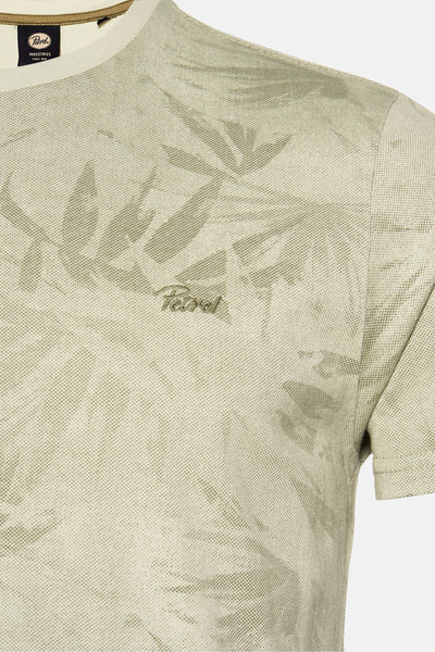 T-shirt à manches courtes vert de Petrol Industries, motif de feuilles ton sur ton et logo brodé sur la poitrine.