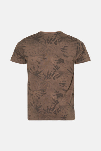 Bruin T-shirt met korte mouwen van Petrol Industries® met een gestructureerde palmbladprint, achterkant.