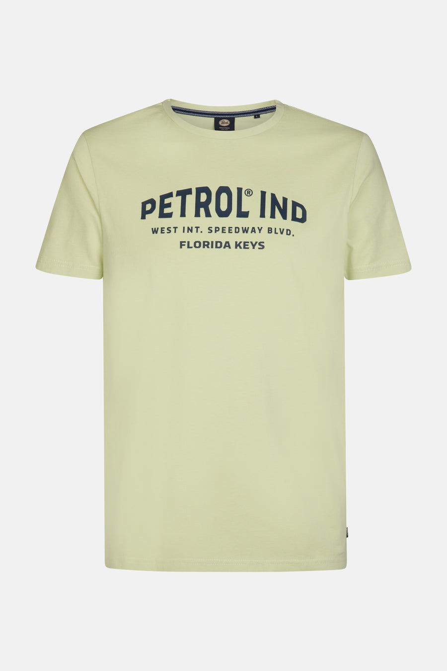 Groen T-shirt met korte mouwen van Petrol Industries, met marineopdruk op de voorkant.