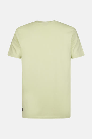 Groen T-shirt met korte mouwen van Petrol Industries, achteraanzicht op witte achtergrond.