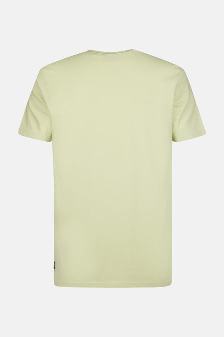 Groen T-shirt met korte mouwen van Petrol Industries, achteraanzicht op witte achtergrond.